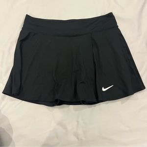 OWO- Nike “Victory Flouncy” Dry Fit Black Womens tennis skirt- size medium